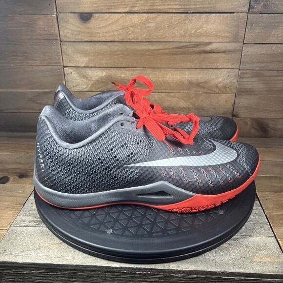 Nike Hyperlive Mens Size 8.5 Red Black Athletic Basketball Lace Up Sneakers - Picture 1 of 10